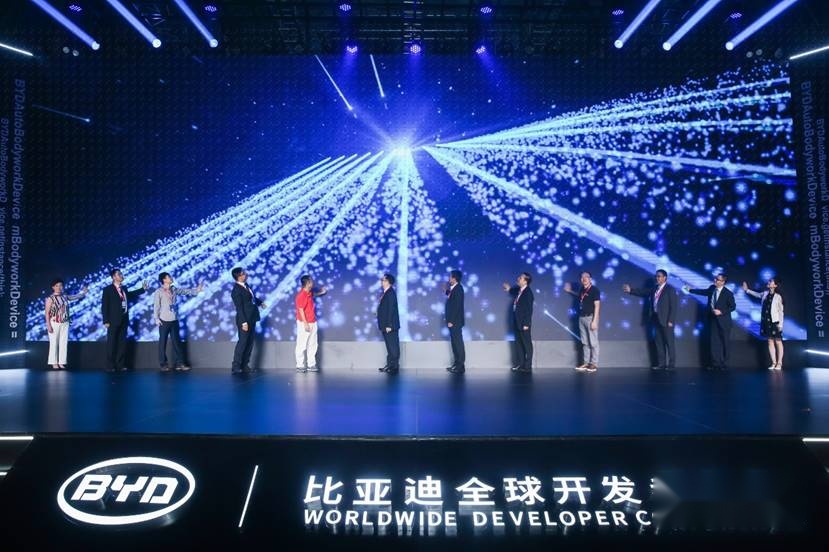 比亞迪雙離合最新消息,比亞迪雙離合最新消息，引領(lǐng)技術(shù)革新，重塑行業(yè)標(biāo)桿