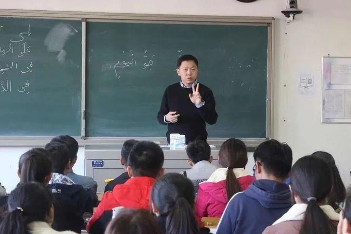 最新沙特阿語翻譯招聘,最新沙特阿語翻譯招聘，掌握語言技能，開啟職業(yè)新篇章