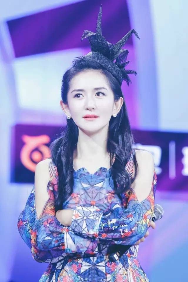 謝娜最新發(fā)型圖片,謝娜最新發(fā)型圖片，時(shí)尚潮流的新標(biāo)桿