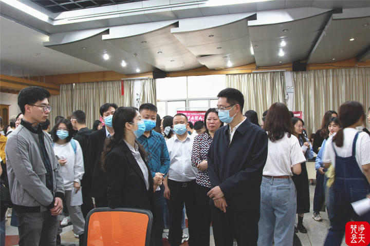 上海最新急招吹膜工,上海最新急招吹膜工——行業(yè)現(xiàn)狀、技能要求與職業(yè)發(fā)展路徑